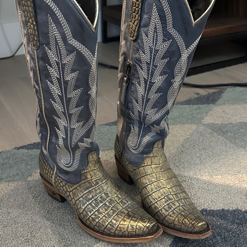 Lane Skylight gilded denim gold 7.5 Western Cowboy Boots like new!